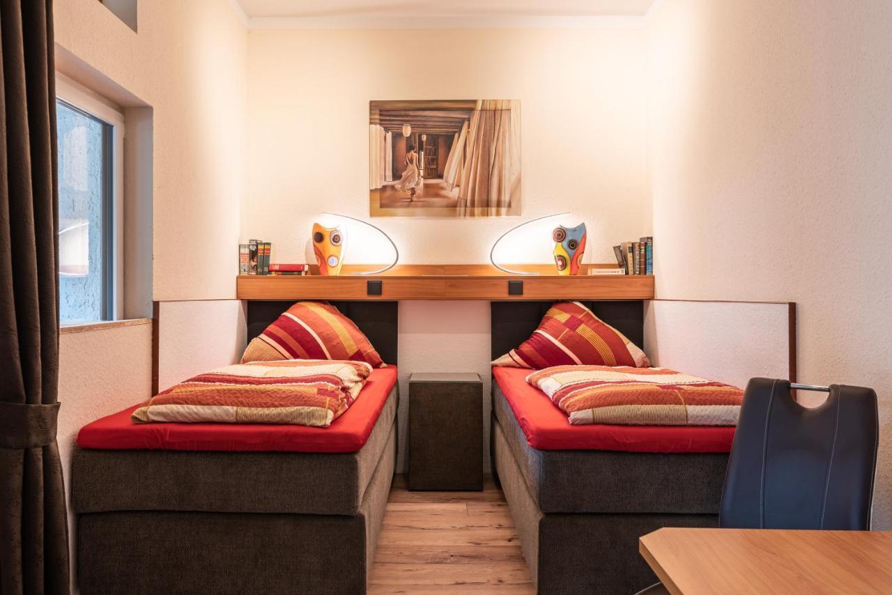 Land-Hotel Zum Schwan, Garni Weilerswist-Metternich, 3 E-Ladestationen, Naehe Phantasialand, Palmenparadies Euskirchen Dış mekan fotoğraf
