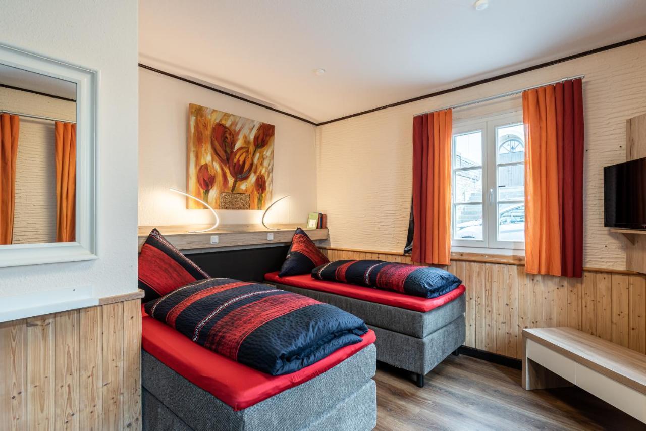 Land-Hotel Zum Schwan, Garni Weilerswist-Metternich, 3 E-Ladestationen, Naehe Phantasialand, Palmenparadies Euskirchen Dış mekan fotoğraf