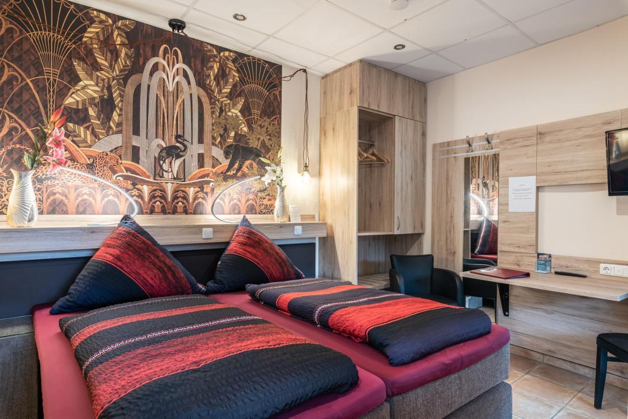 Land-Hotel Zum Schwan, Garni Weilerswist-Metternich, 3 E-Ladestationen, Naehe Phantasialand, Palmenparadies Euskirchen Dış mekan fotoğraf